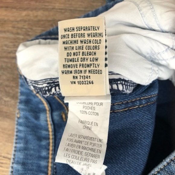 L.L. Bean Classic Fit Straight Leg Mid-Rise Medium Wash Size 4 - Picture 3 of 9